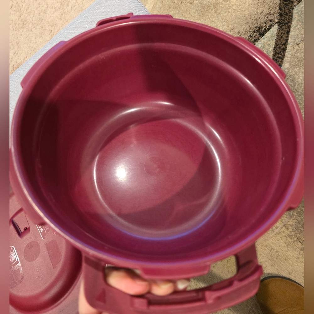 Tupperware Microwave Pressure Cooker - Picture 6 of 11